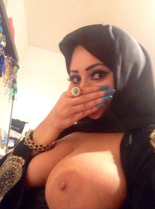 Cute Arabian Mom Topless Big Boobies