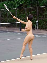 Nude Tennis