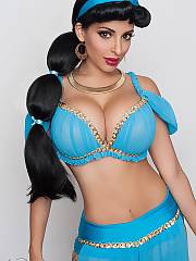 Cute Cosplay Jasmine